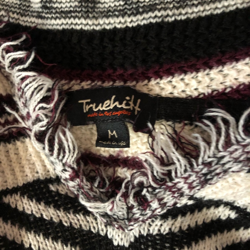 sweater - Picture 6 of 9